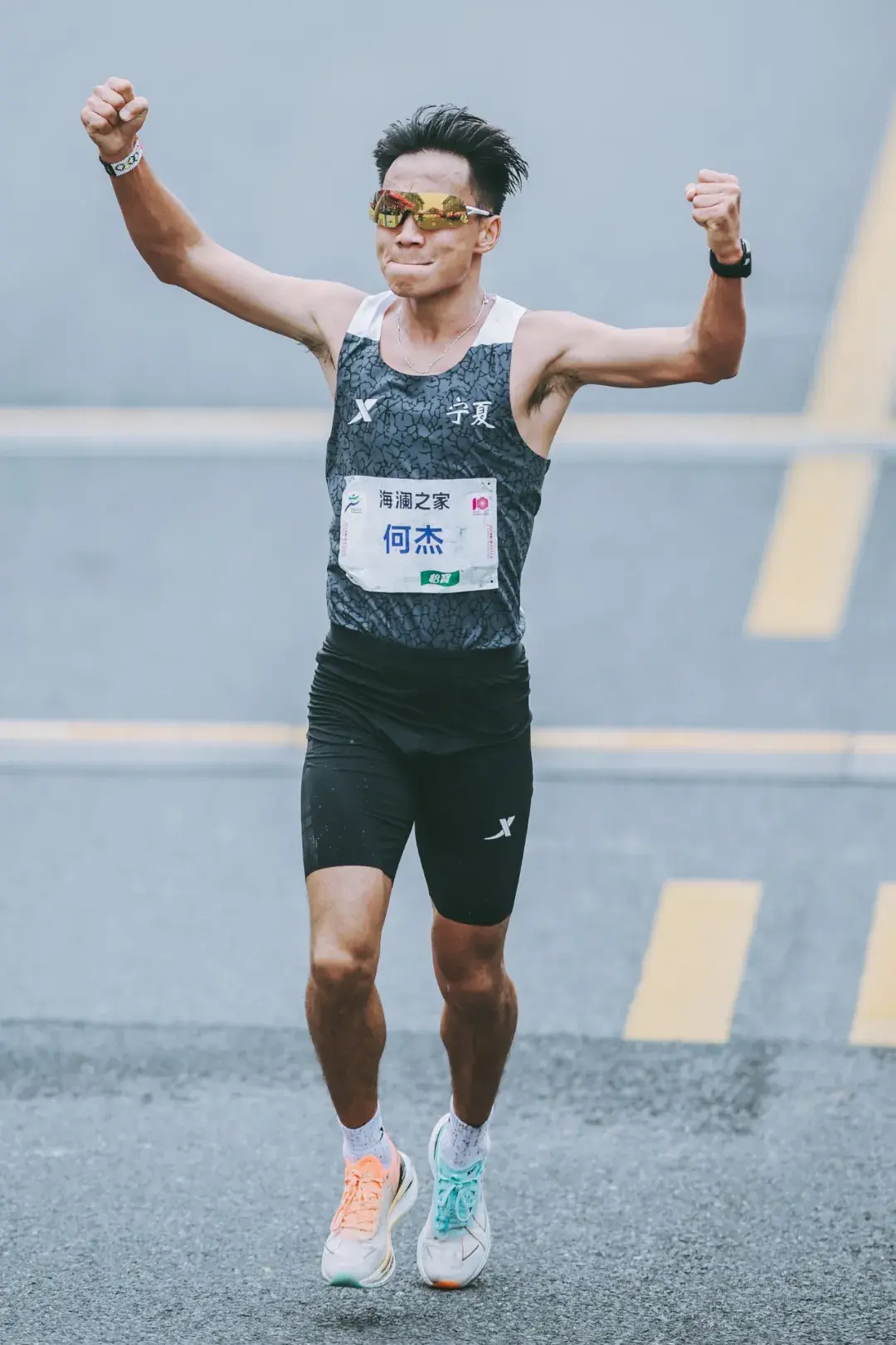 20657何杰再破中国马拉松纪录