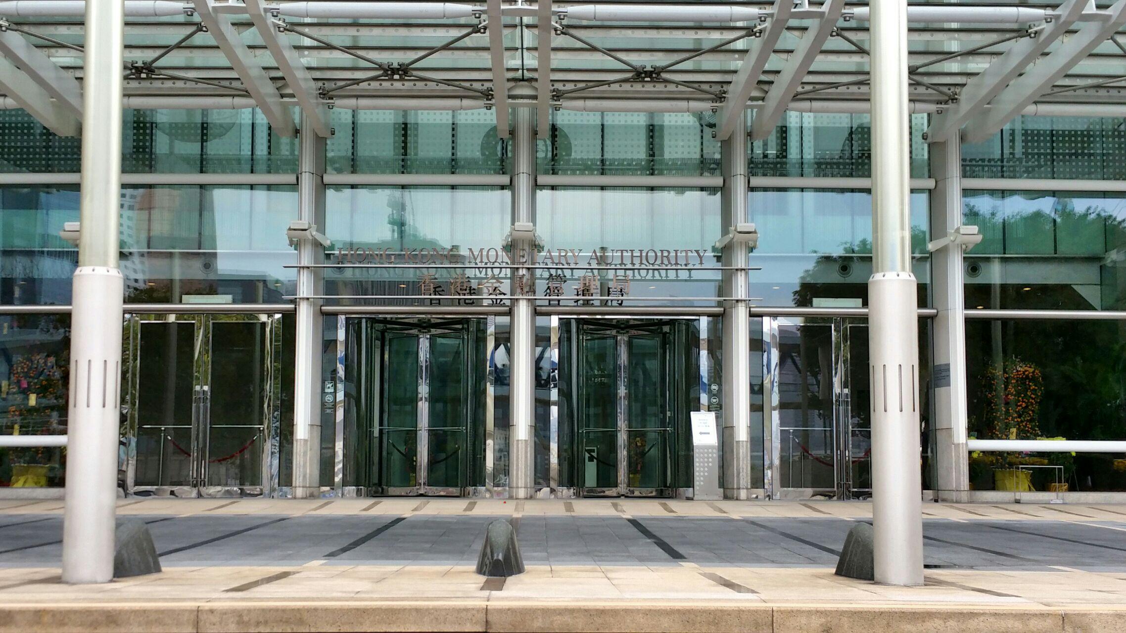 去香港旅游有什么地方最经典最好玩,有什么食物好吃经典有特色?