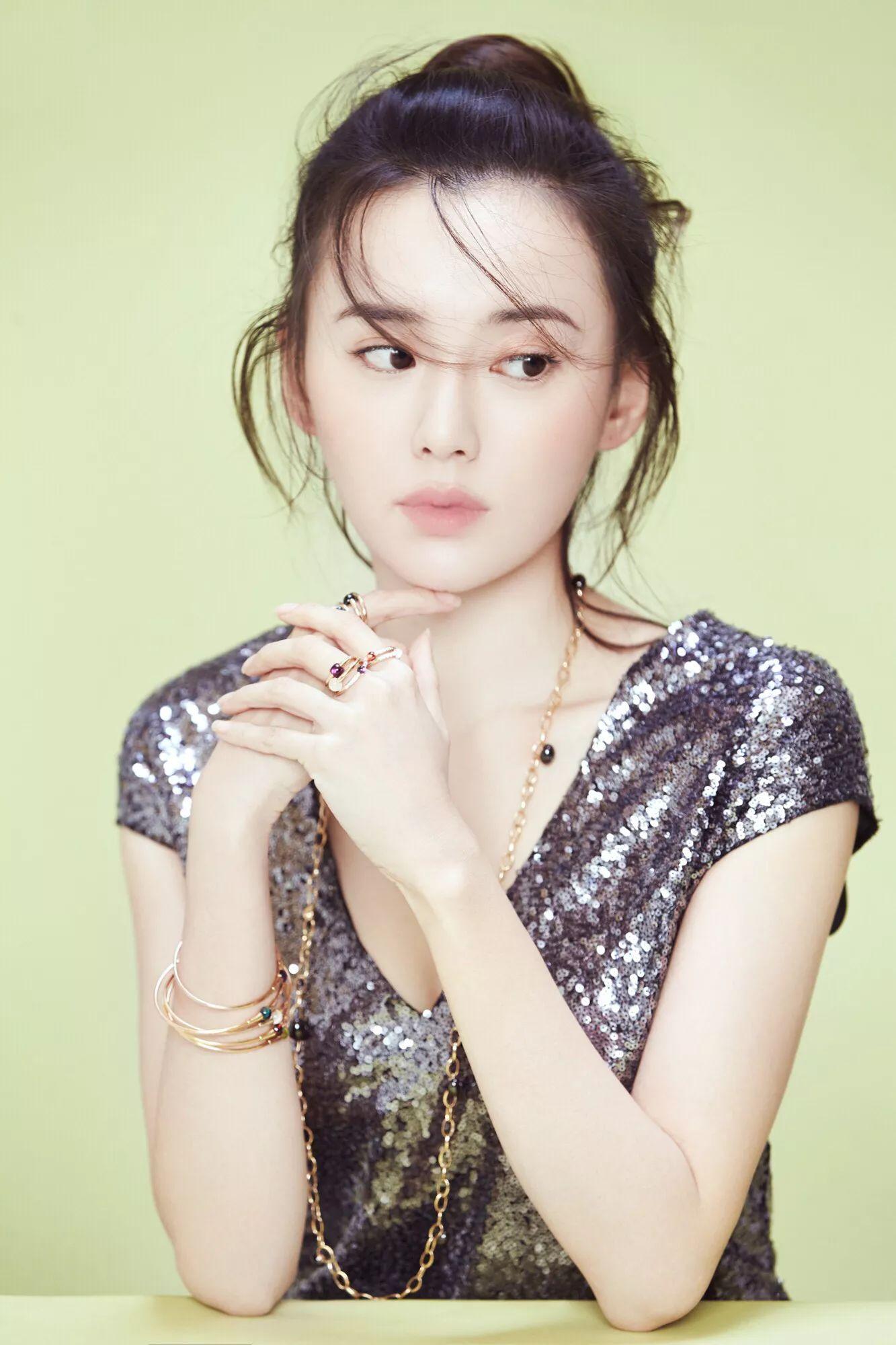 江铠同,她的背部线条极美 - 知乎