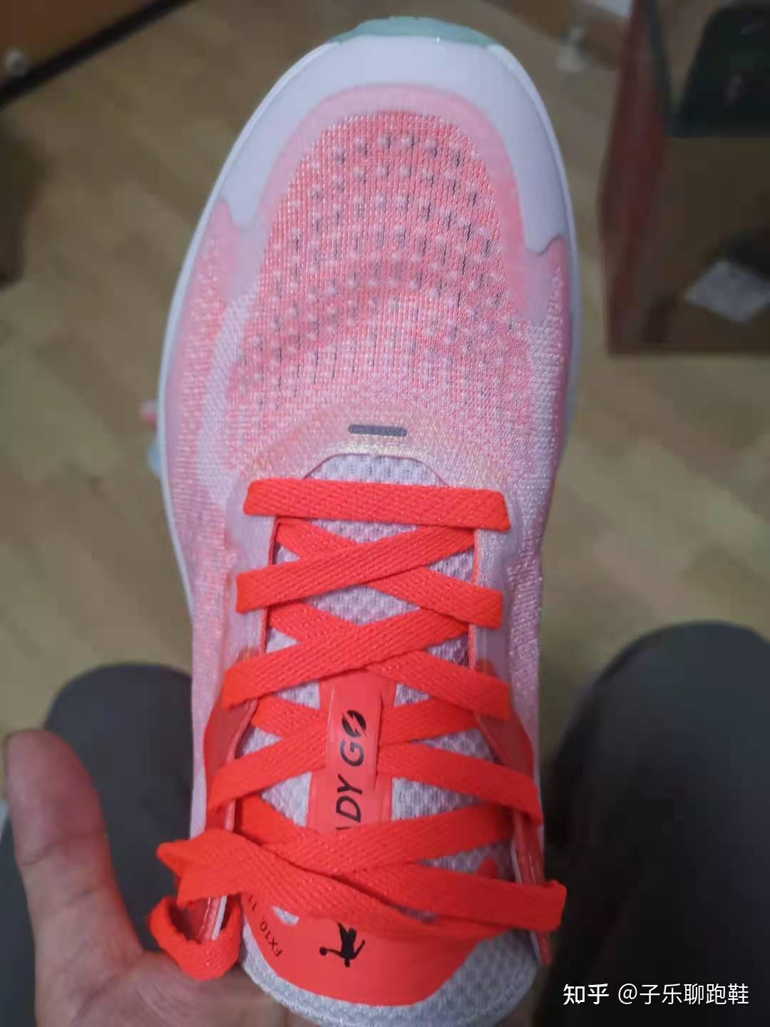 鞋面:纱架贾卡,透气还算ok