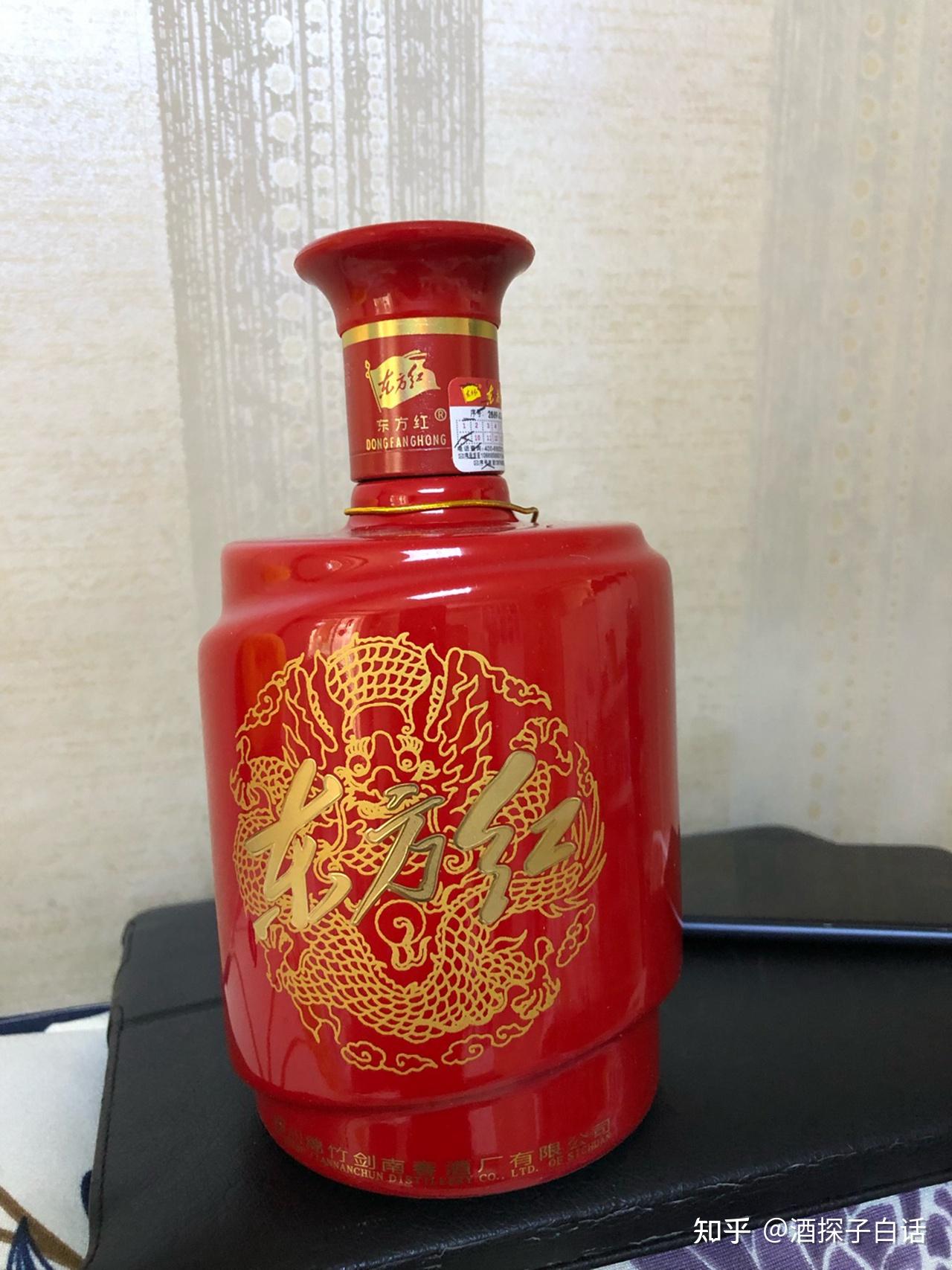 来到千元级,东方红为剑南春高端产品的推荐款,无论是酿造技术,还是