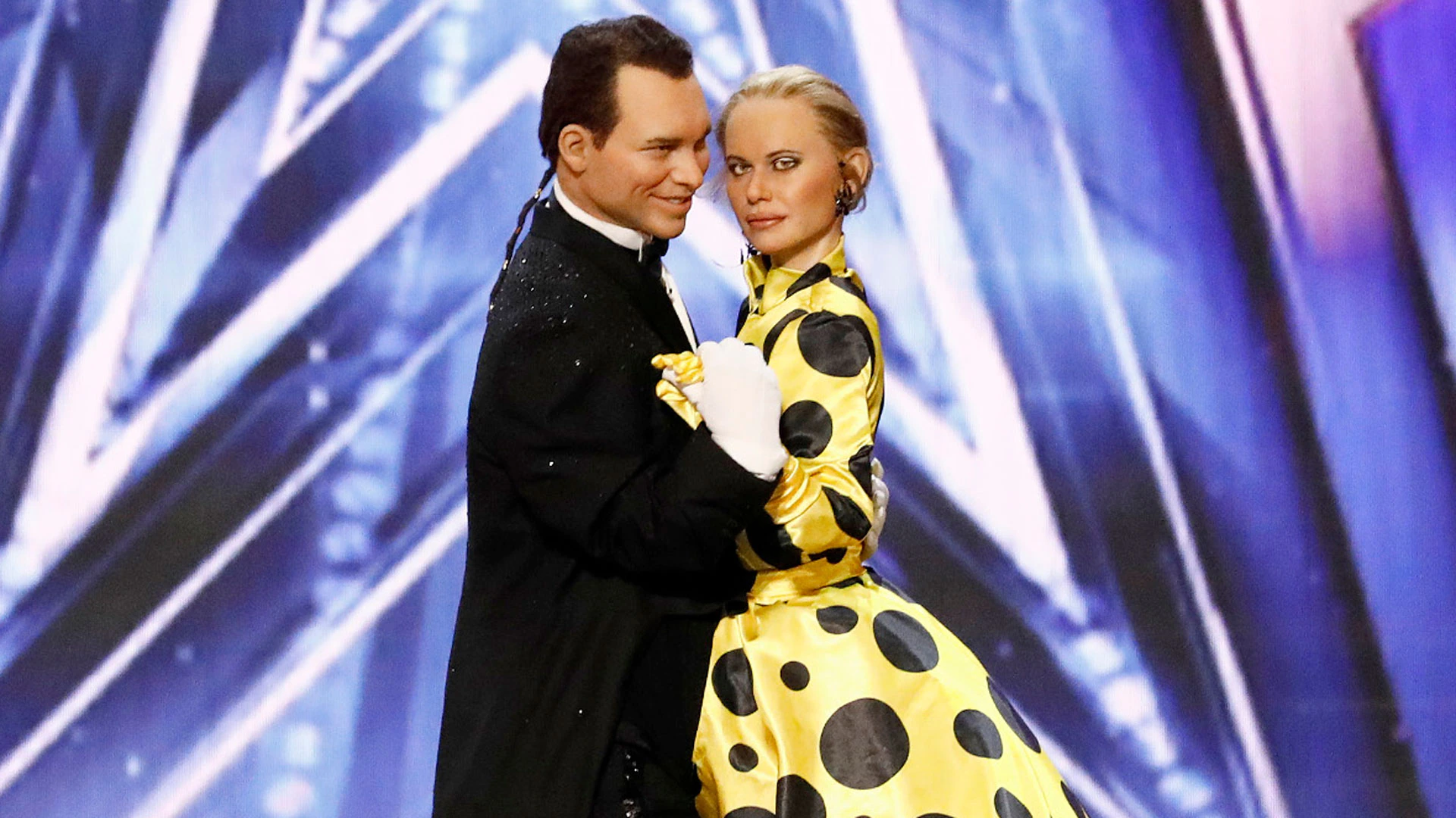 美国达人秀上演阴间双人舞