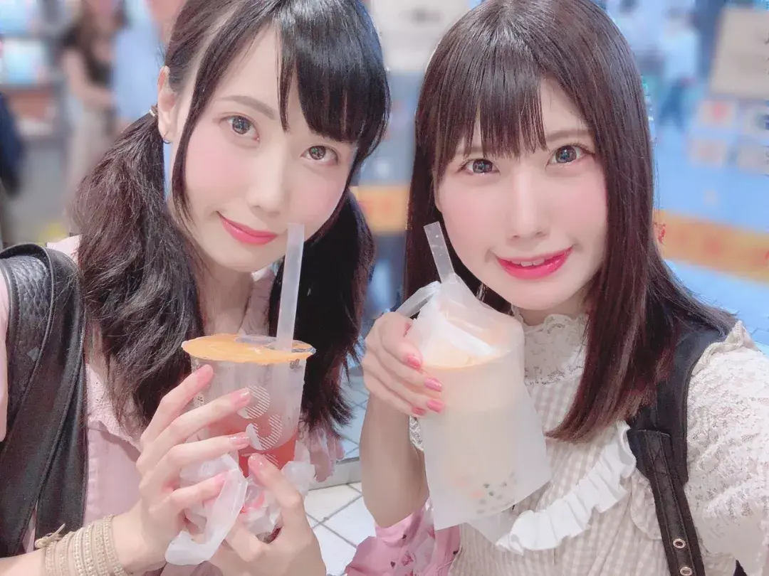 日本变态男粉丝通过女爱豆的瞳孔倒影找出她的住所，进行偷袭猥琐