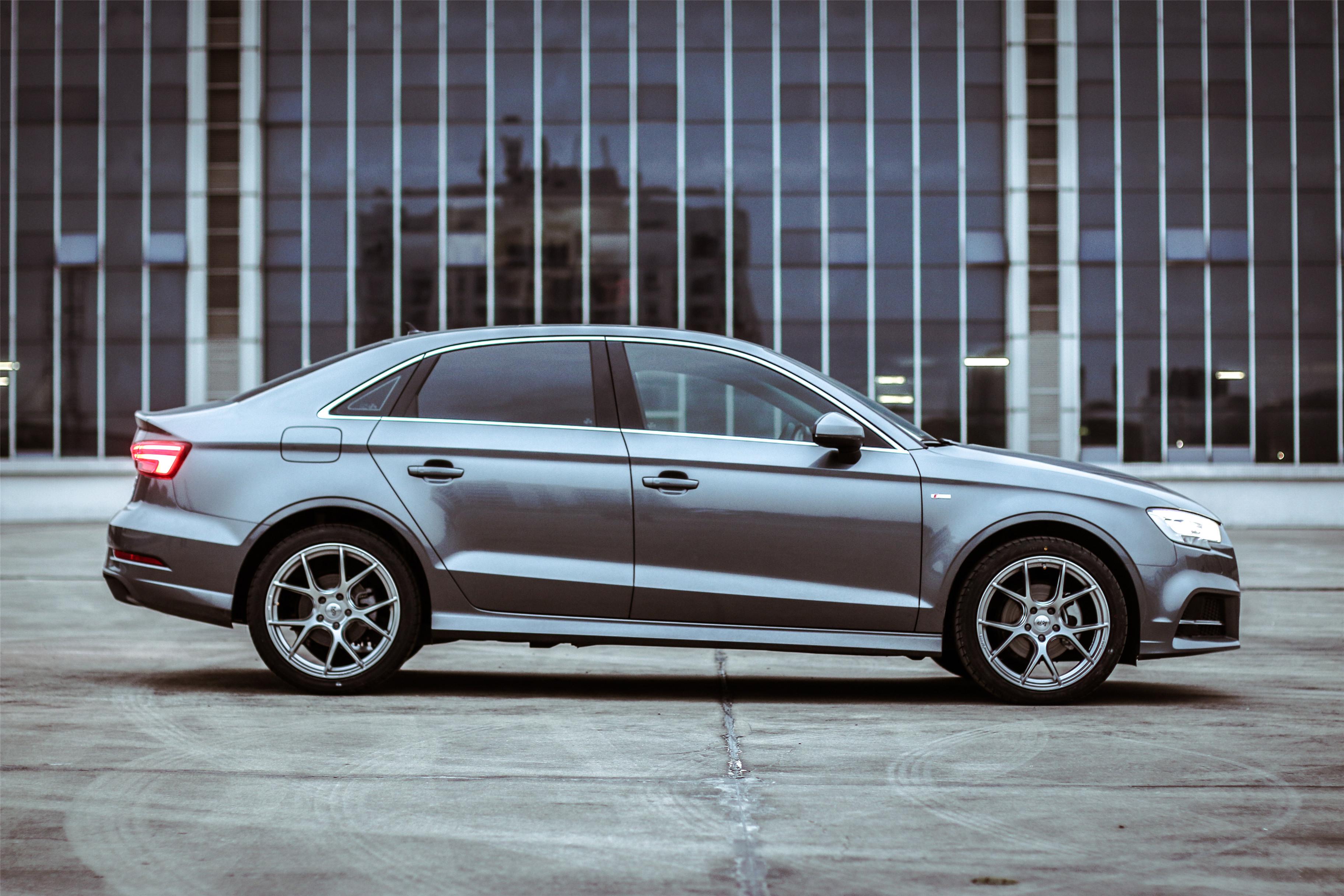 天生就是改装的好胚子,换个轮毂让奥迪a3更有"钢炮"味! - 知乎