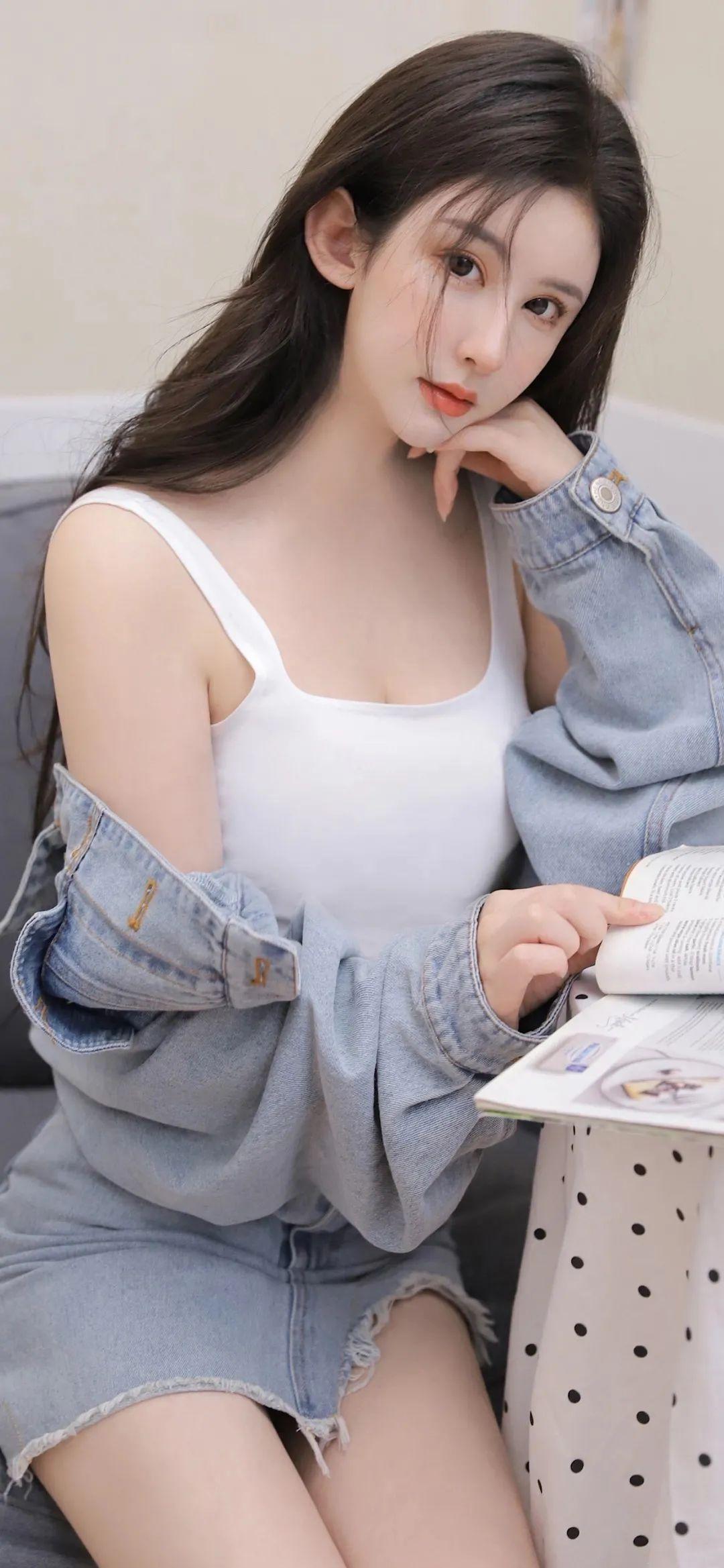 有哪些比较惊艳的全面屏壁纸