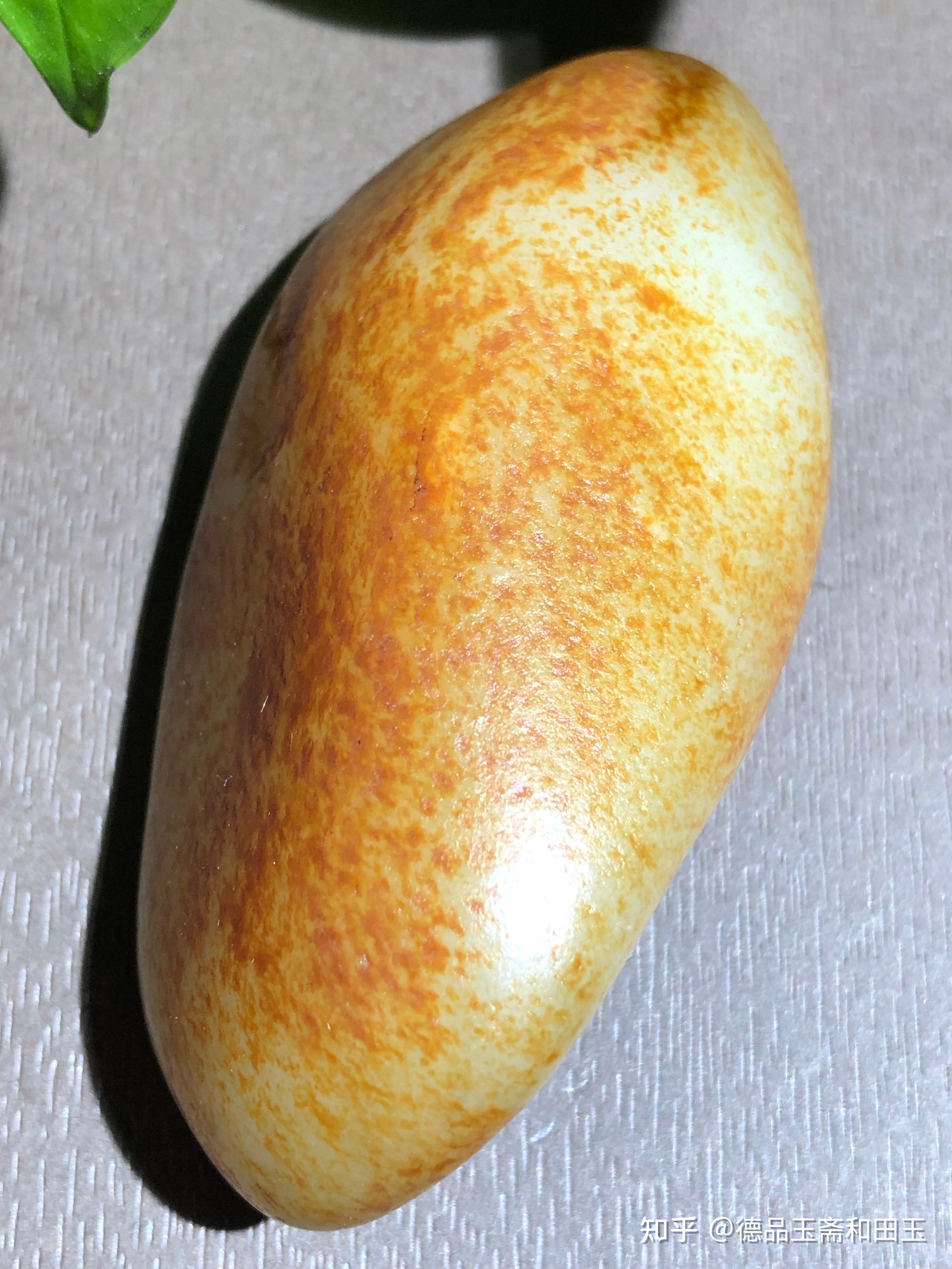 110克红皮籽料把件