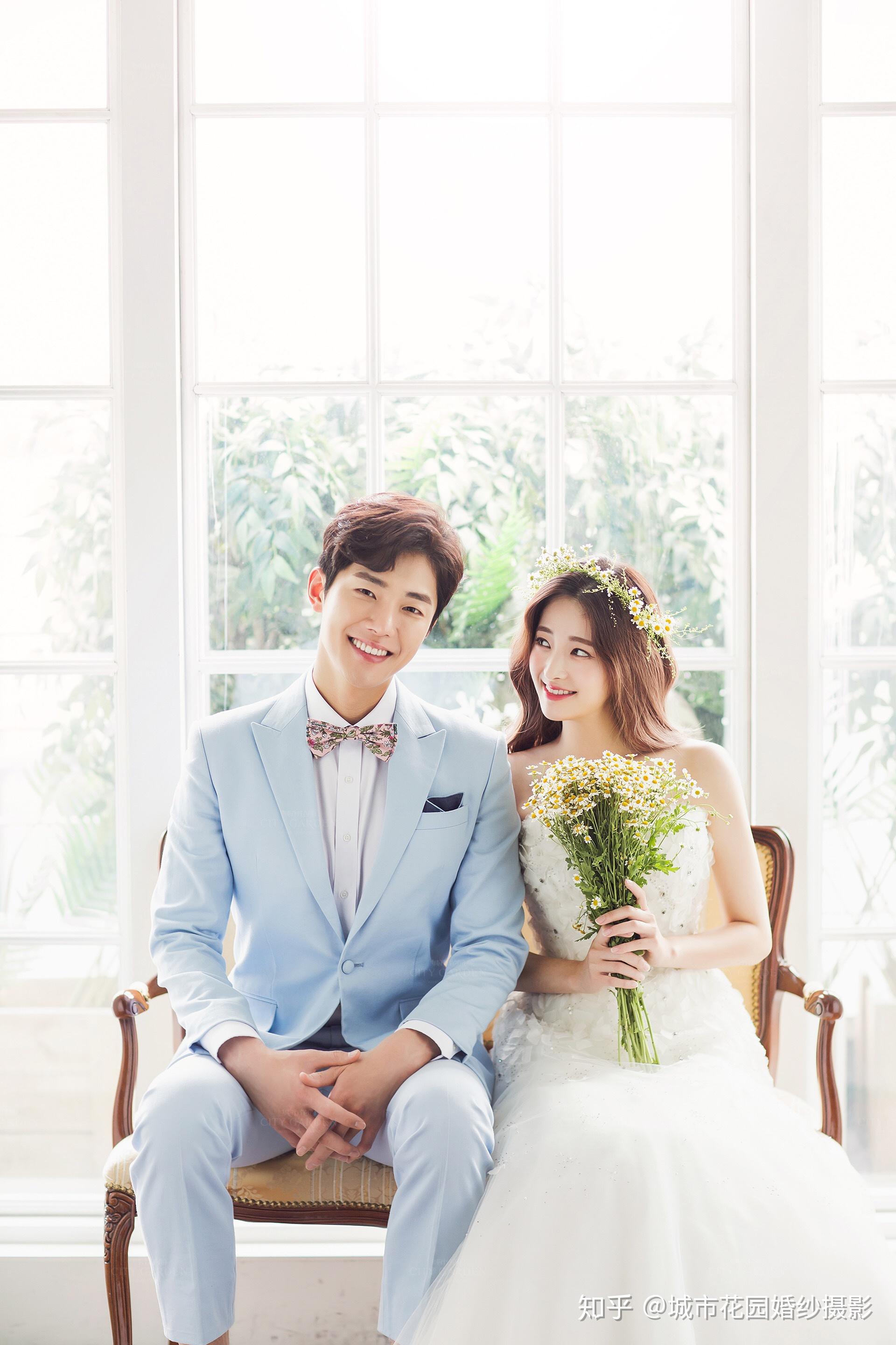 拍婚纱照该摆什么造型呢