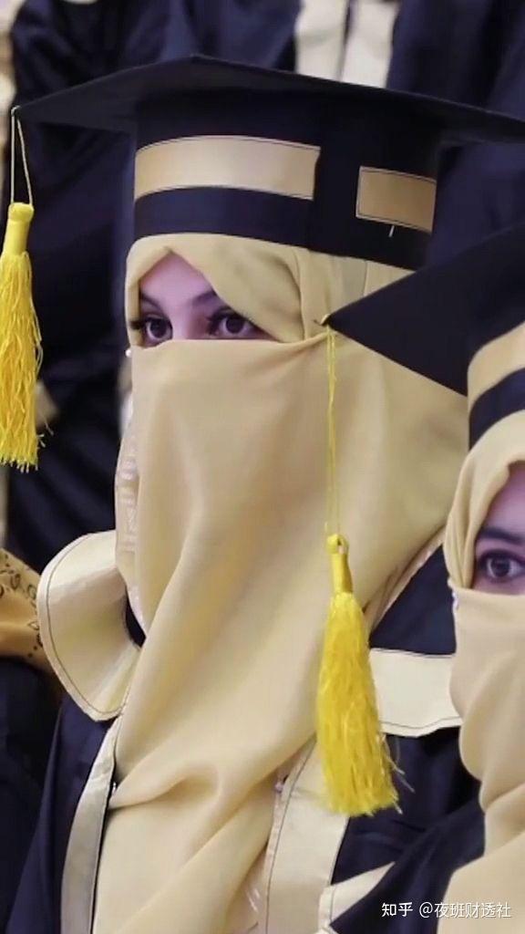 阿富汗女大学生抗议女性读书禁令