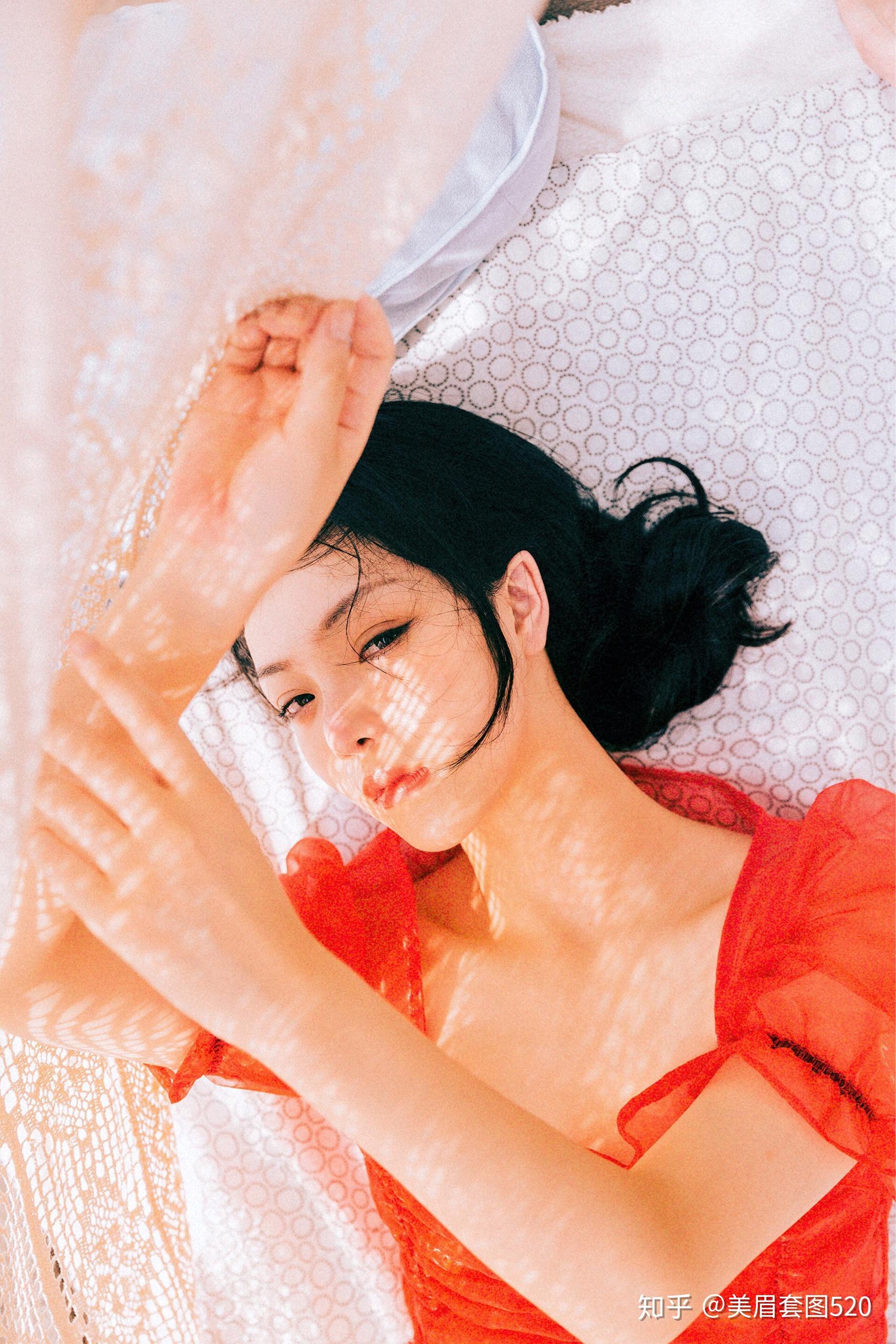 分享一组养眼美图美眉套图520出品676767