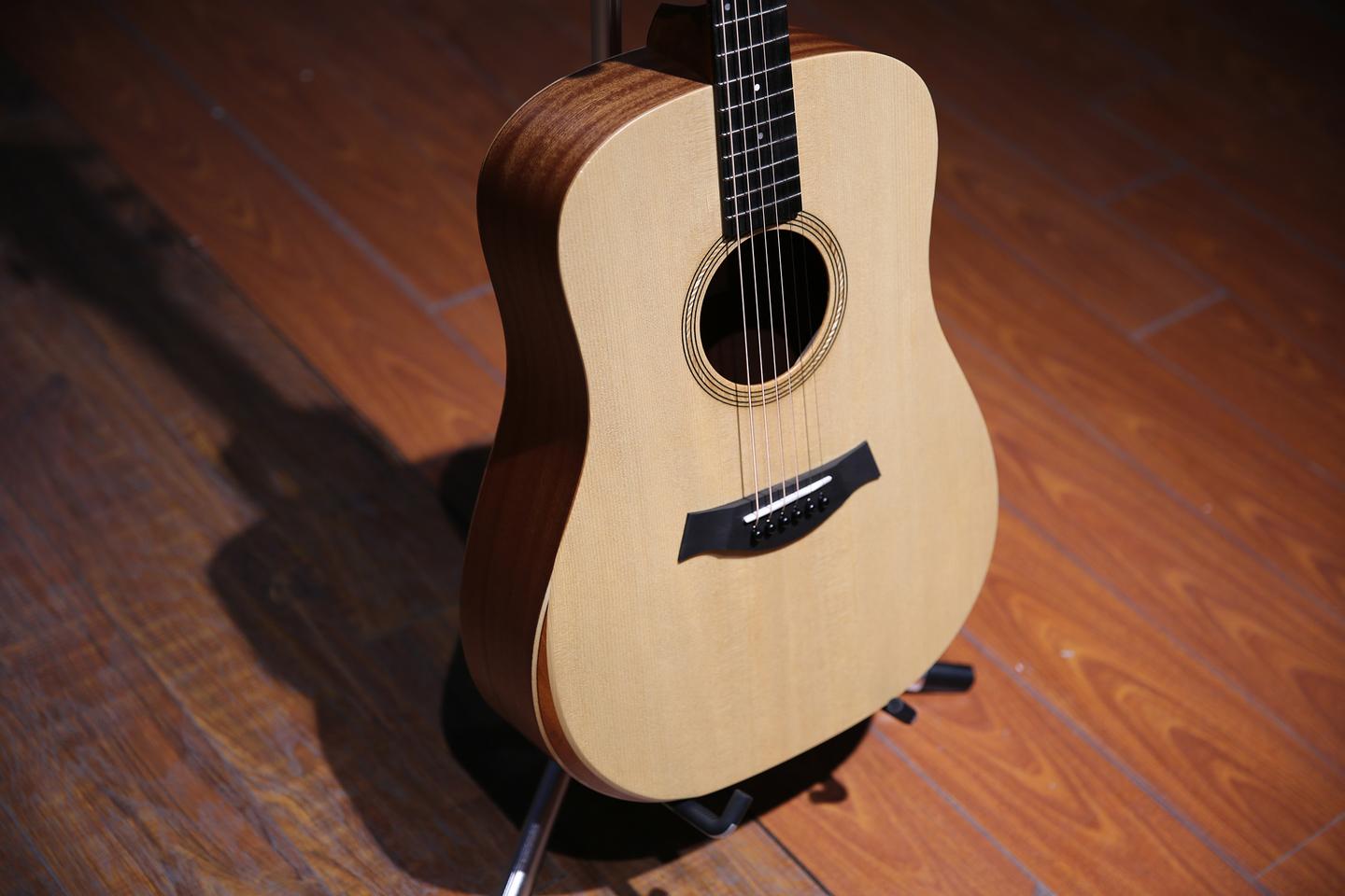 论弹琴手不会麻的琴就服泰勒学院系列吉他