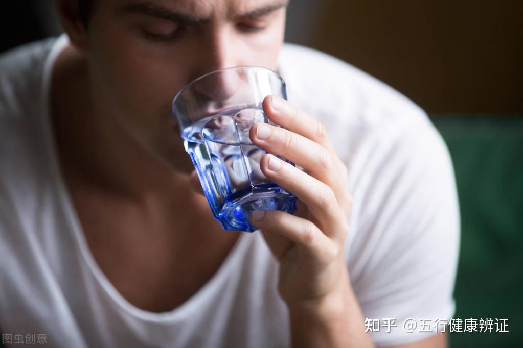 飲水不解渴尿頻腎陽不足一喝水就會有反應晚上更加明顯