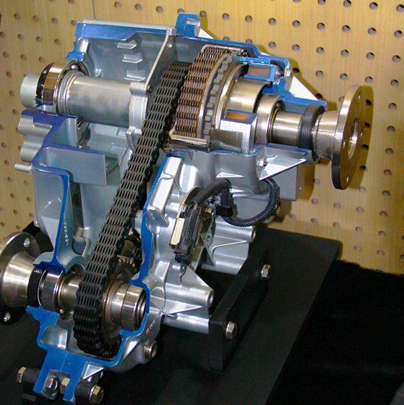 为什么同样是多片离合器有适时四驱也有全时四驱