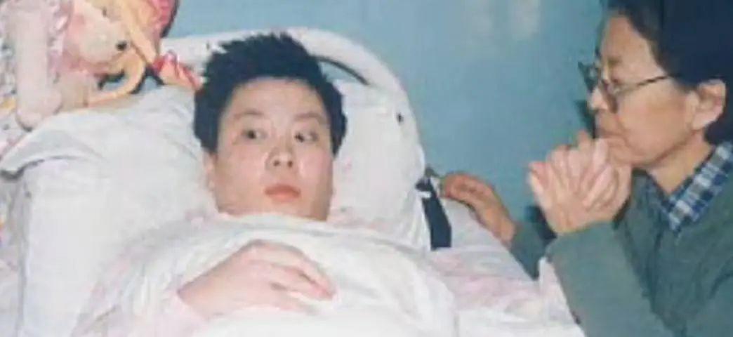 2次遭投毒清华铊中毒案受害者朱令现状今年查出脑瘤父母不得不做最坏