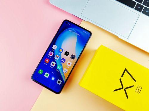 国产智能手机品牌realme真我在深圳正式召开"c位敢出色"真我x7系列