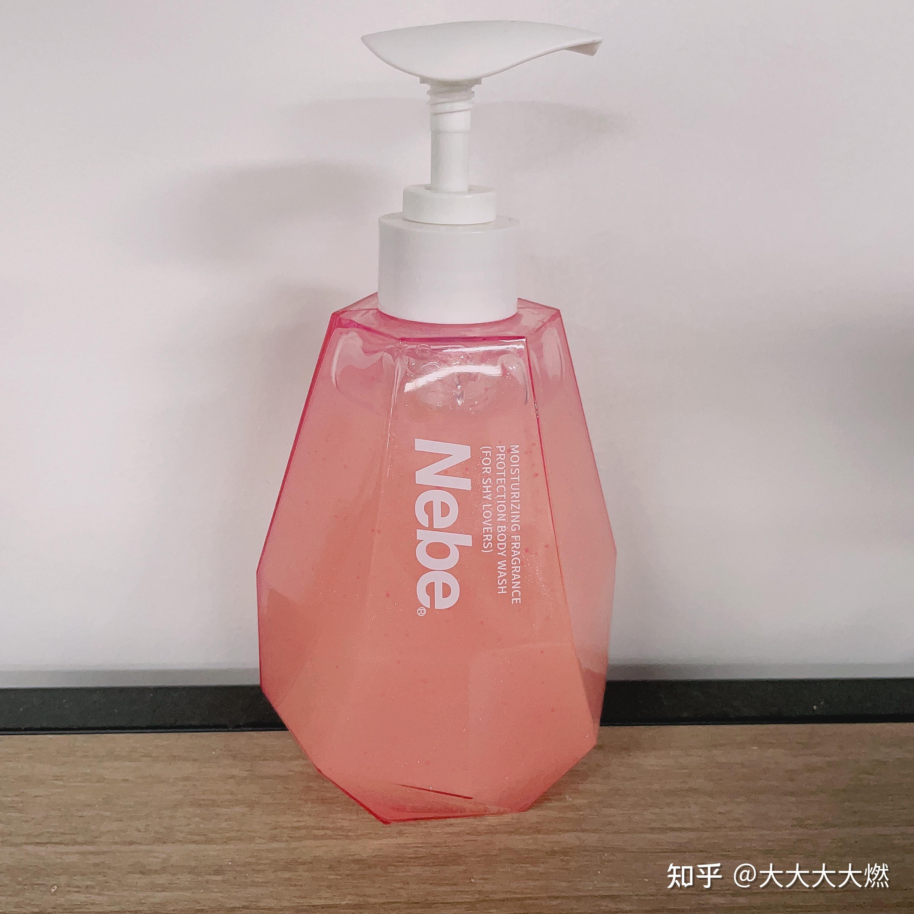 果酸身体乳挤不出来(果酸身体乳抹到脸上的后果)