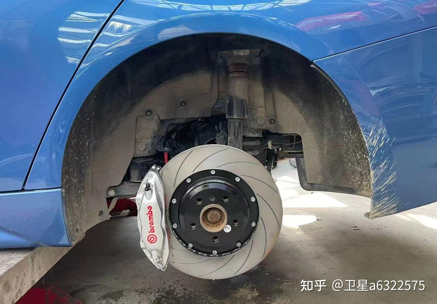 汽车卡钳brembo图片