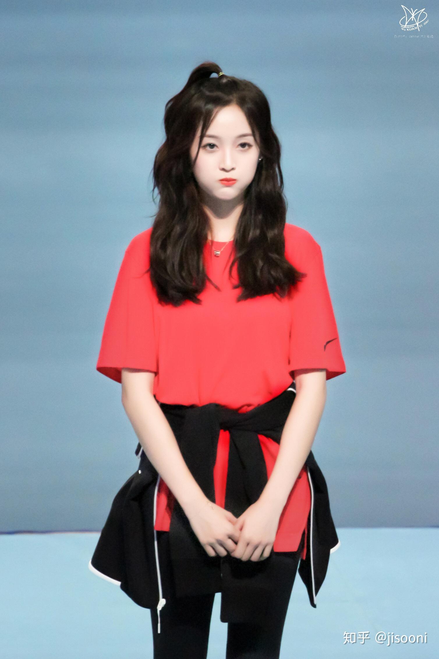 有哪些女明星穿红色特别好看