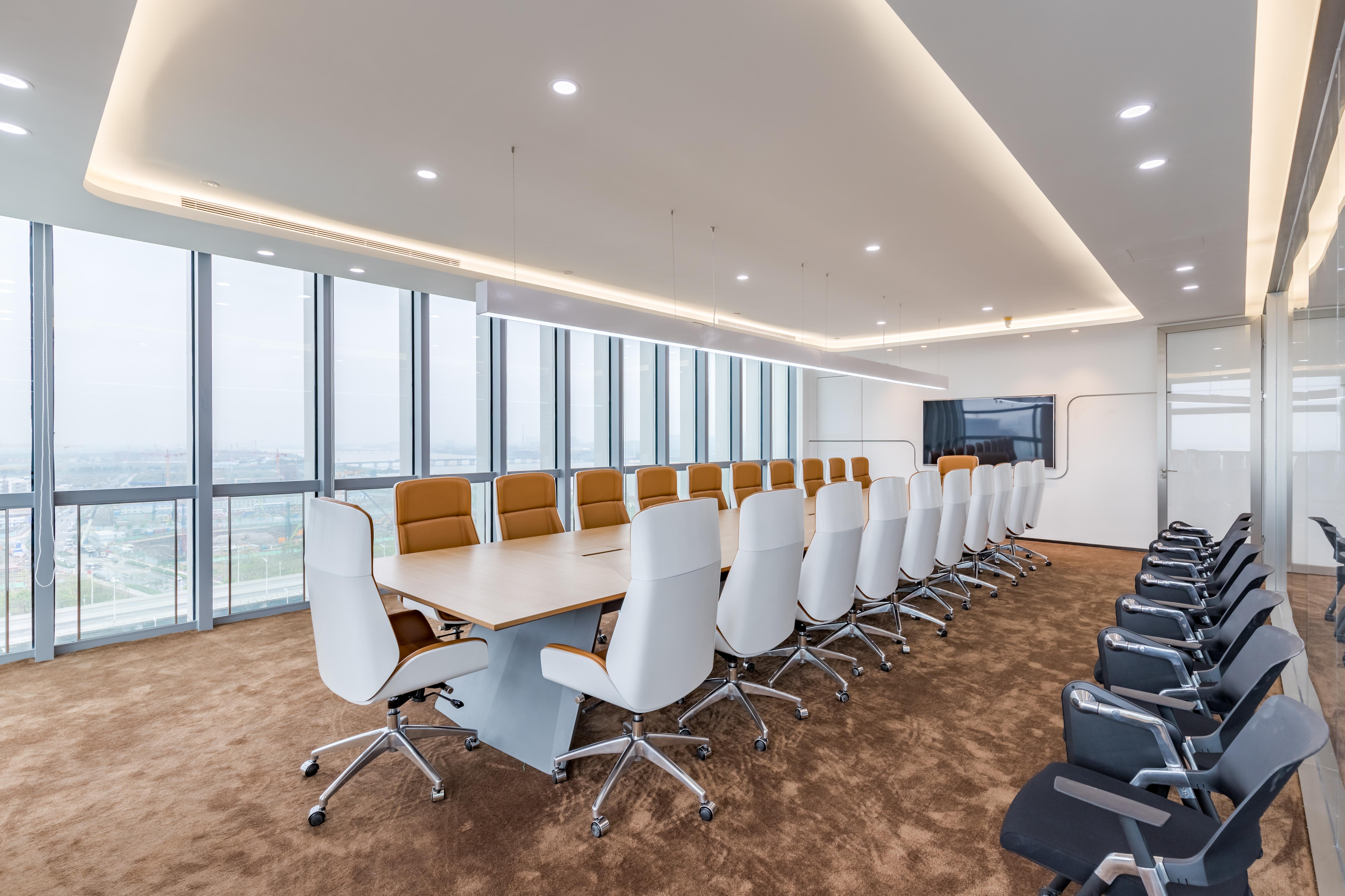 17间会议室,灵活满足商务洽谈,会议,电话等不同会谈需求.