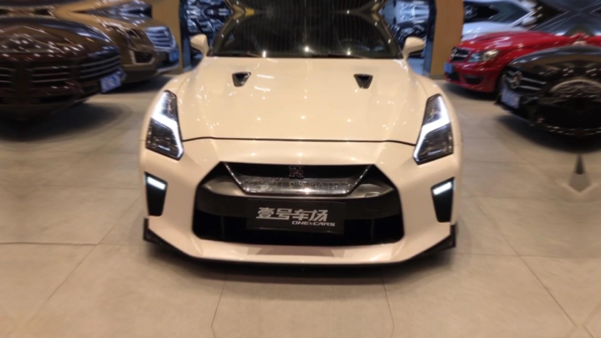 战神gtr和直升机比加速谁更快?起步瞬间,答案出乎意料!