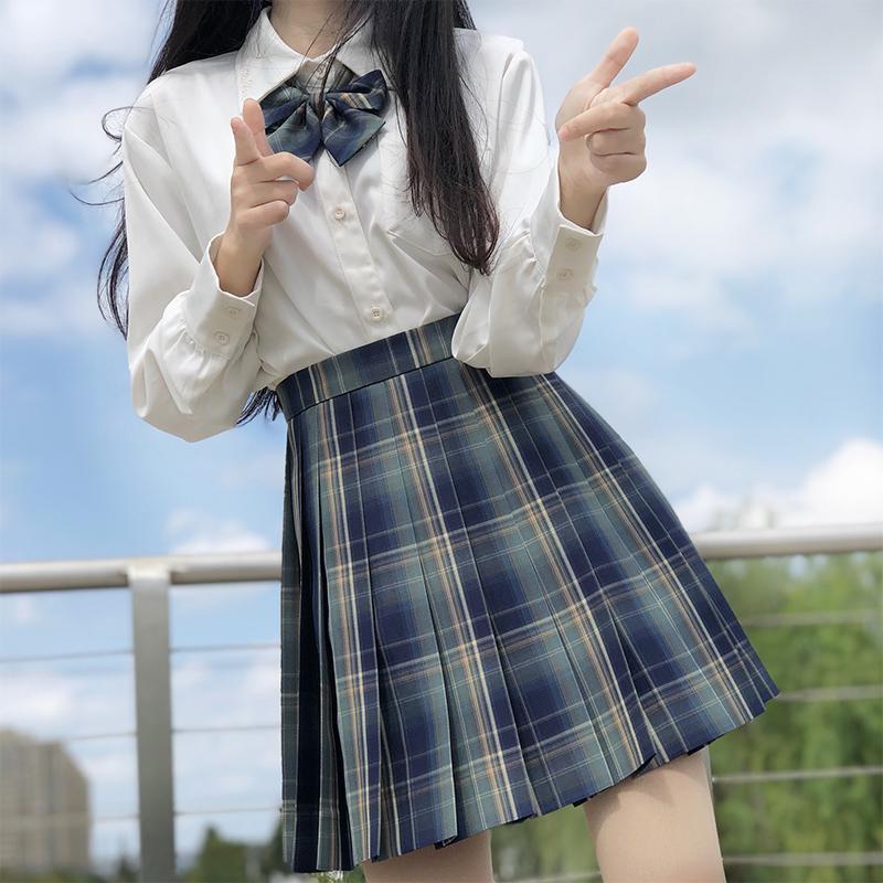 配色,感觉都还挺不错的,没有什么很明显的问题,穿着也很好看清洗方便