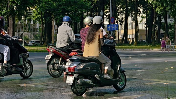 津港公路路边可以摩托车吗4