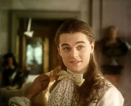 荒淫无道的路易十四和他的孪生弟弟,被关押在巴士底狱的铁面人菲利普