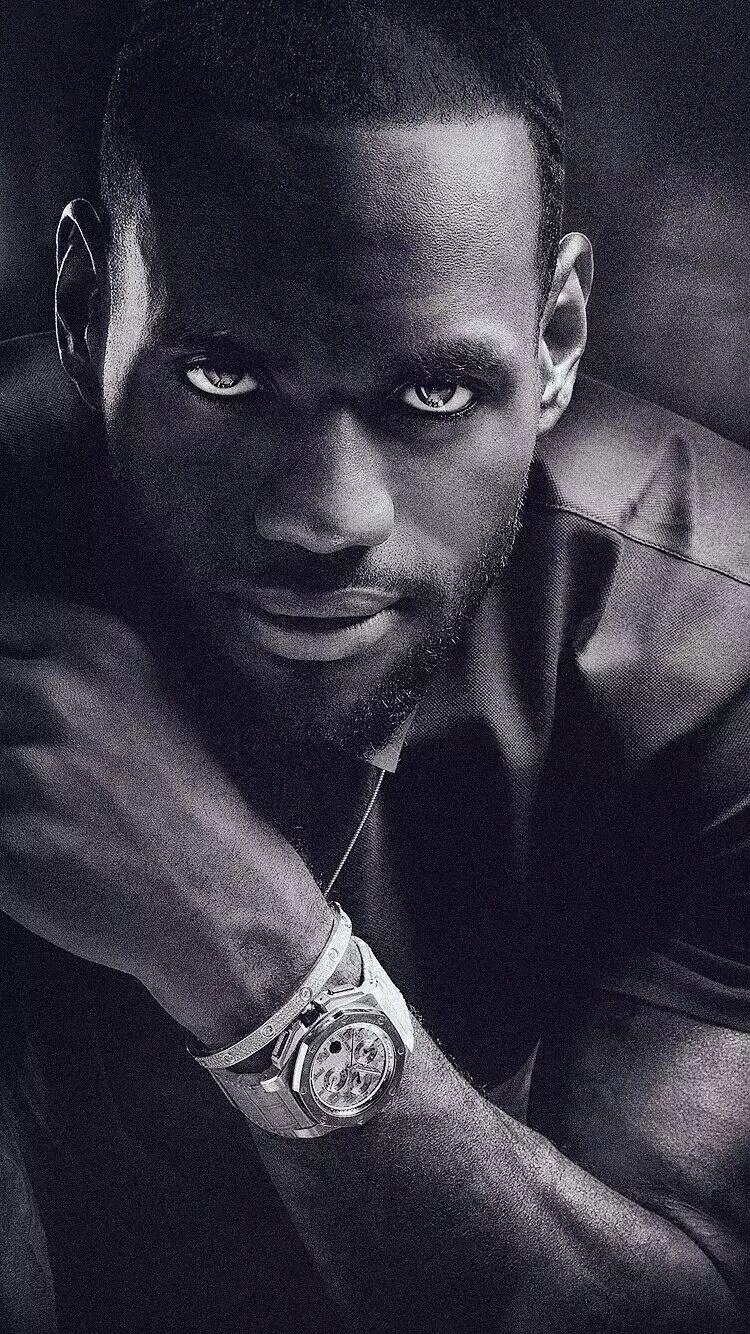 有没有勒布朗詹姆斯的高清头像或者壁纸帅一些的