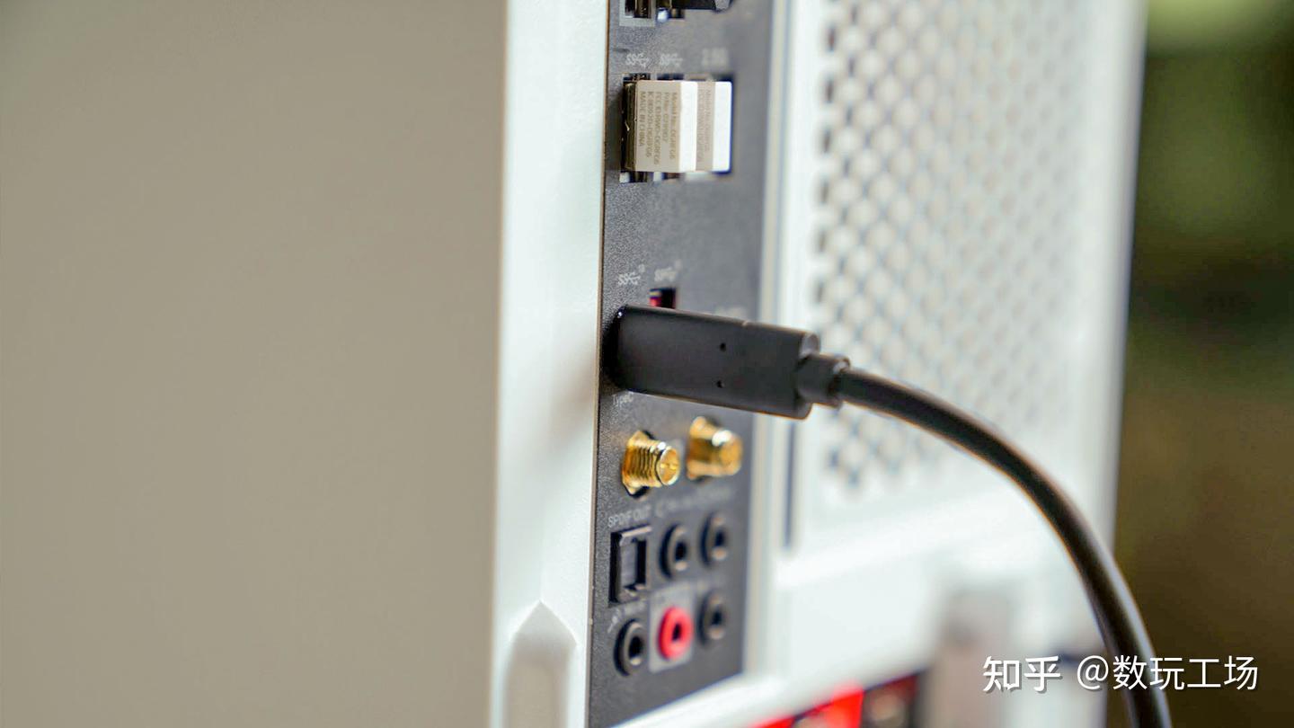 比U盘快数十倍，英睿达X8移动固态硬盘开箱，传输速度1050MB/s - 知乎