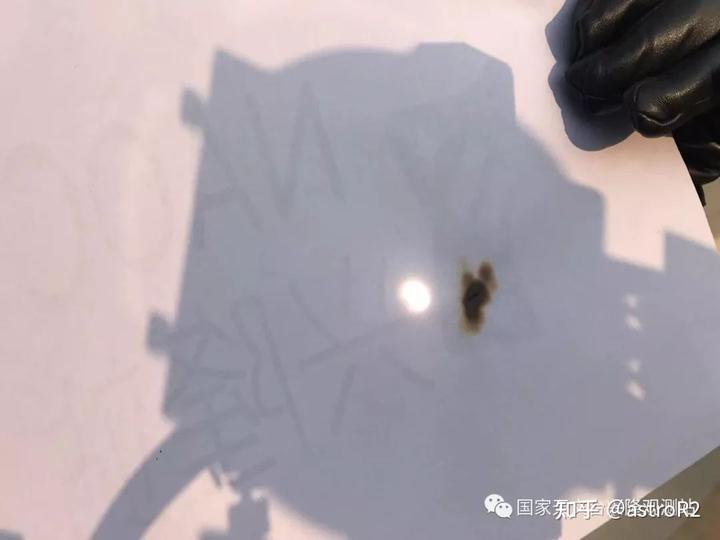 如果不小心用专业的天文望远镜看到太阳，眼睛真的会立即瞎掉么？