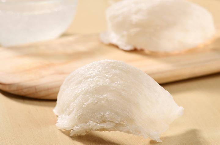 随着年龄的增长胶原蛋白会逐渐的流失燕窝适合大部分人群食用适合四季