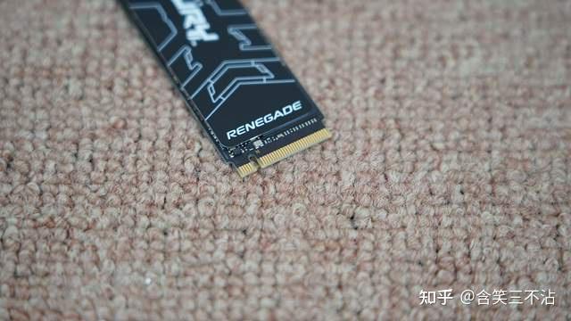 艾尔登法环太火了,于是打造了一台能在4K分辨率下畅玩它的黑白主机 第32张 艾尔登法环太火了,于是打造了一台能在4K分辨率下畅玩它的黑白主机 第32张