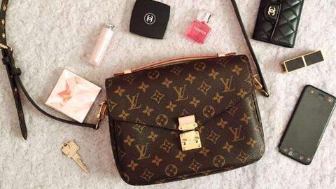 怎么收购二手奢侈品 v2-12d42379b043f41b0d27345bf96e67f3_180x120.jpg