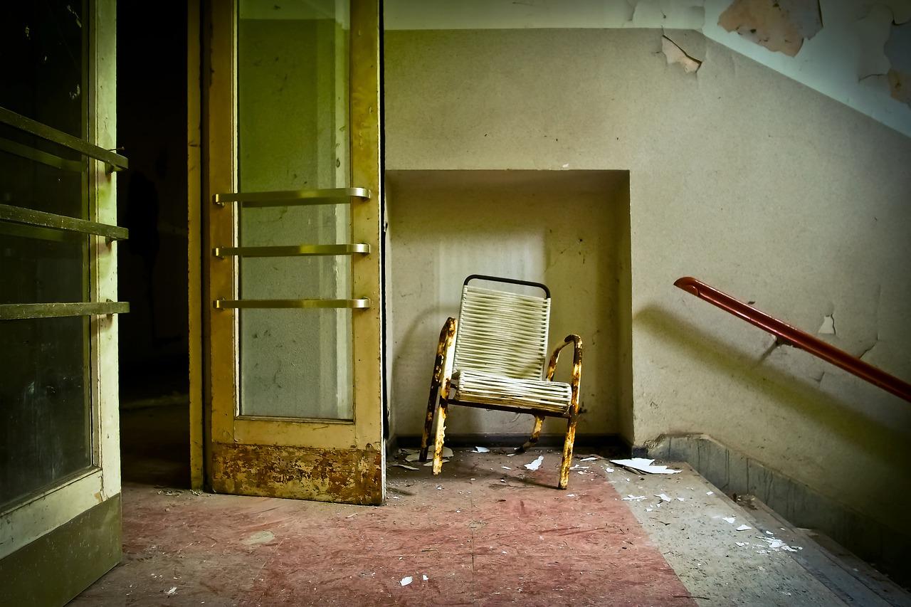 卫生间漏水怎么办啊