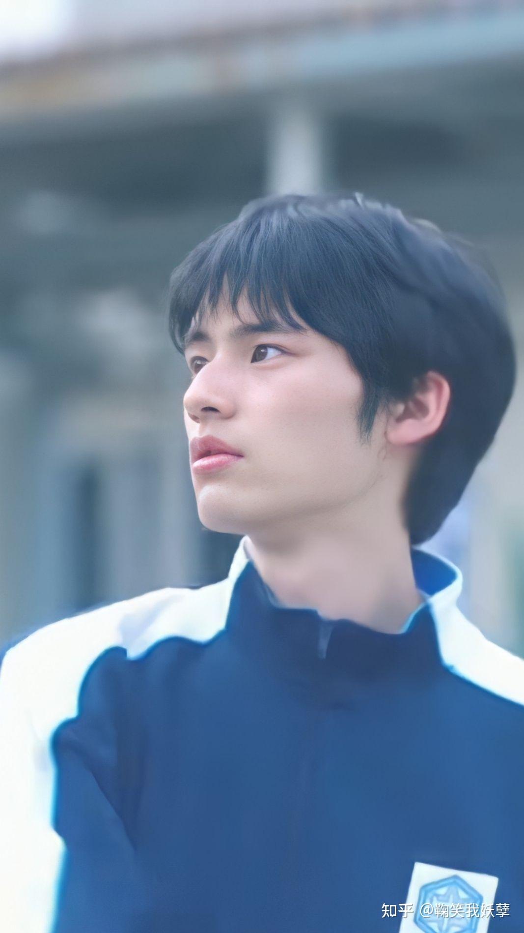 可以分享一下冈田健史的图片吗当壁纸的那种