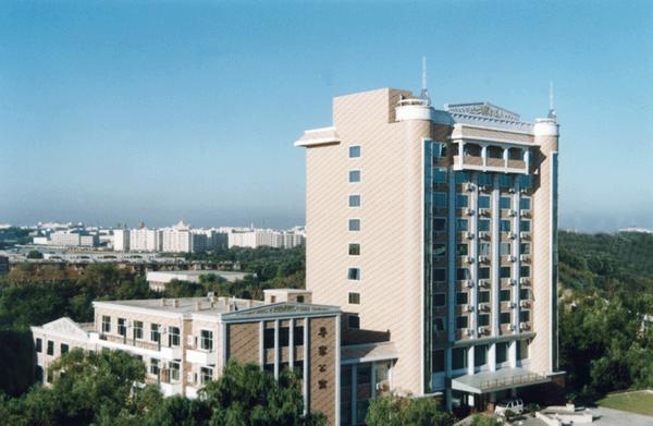 东林第二教学楼  丹青楼学院概况学院的前身为 1952 年东北林学院成立