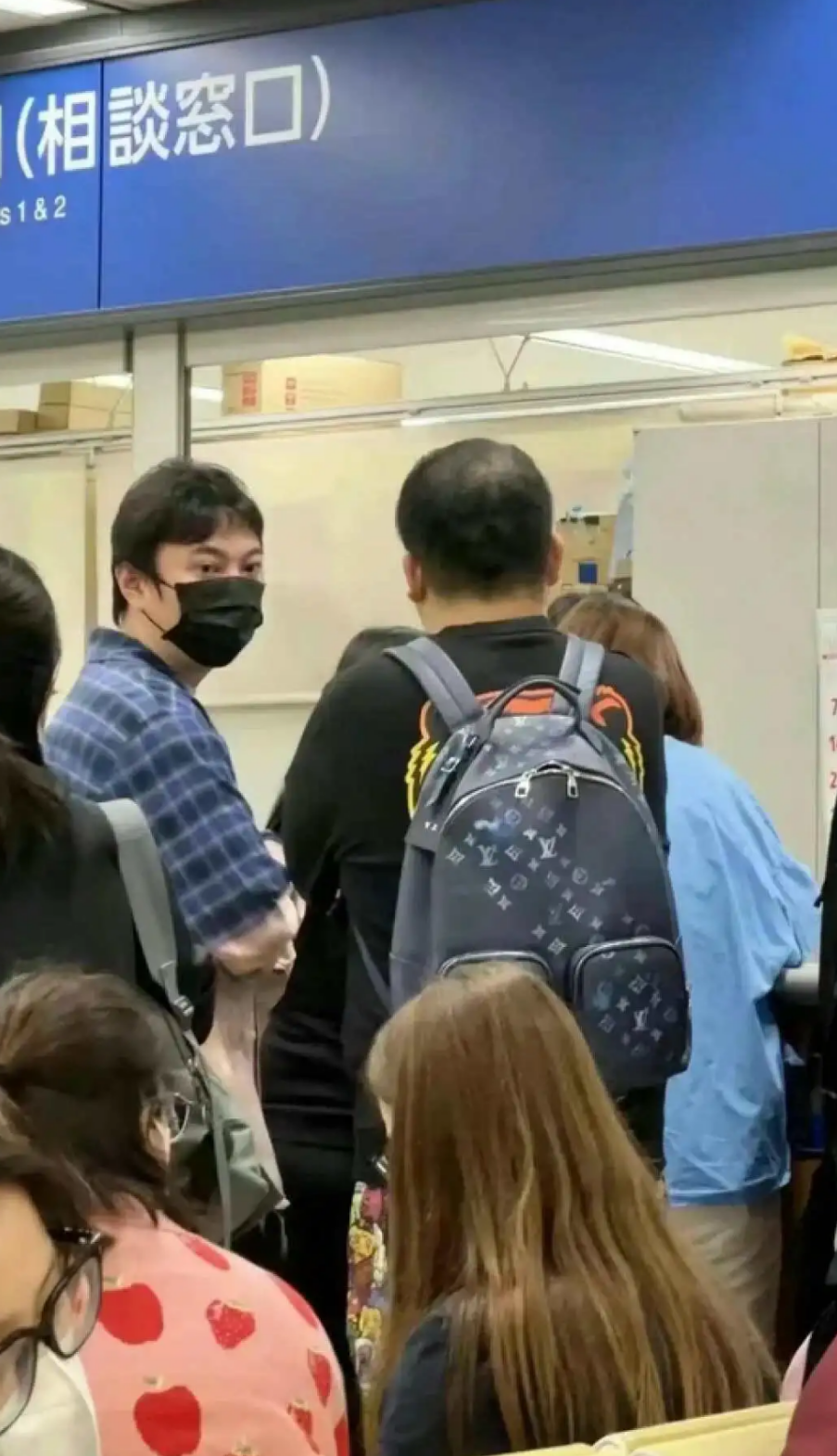 "国民老公"现身日本,王思聪连夜跑路了? - 知乎