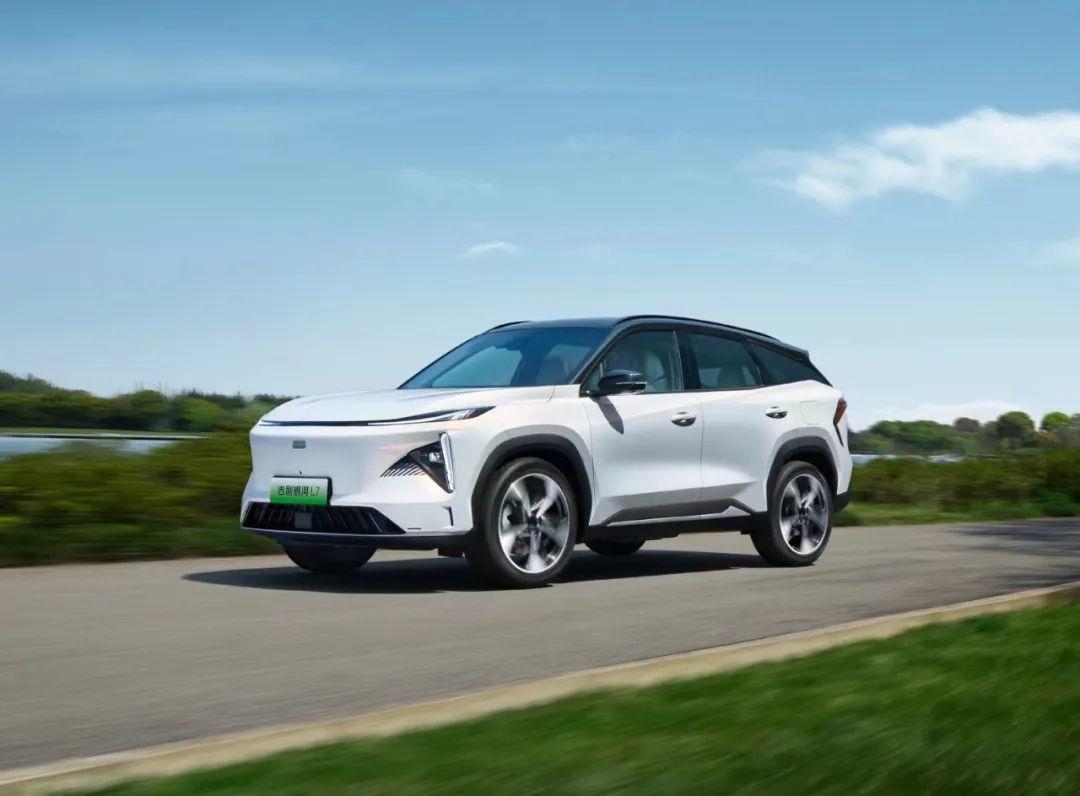 雷神电混8848,神盾电池安全系统,星睿智算中心,全新车机操作系统银河n