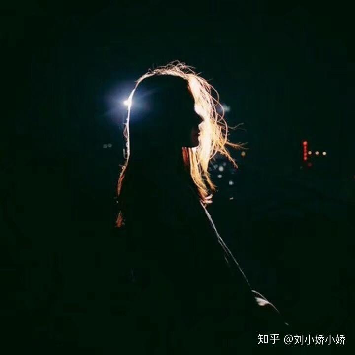有什么好看的侧脸女生头像
