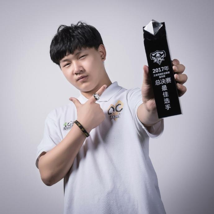 局外视角fly的20岁从全军先锋到扛旗少年