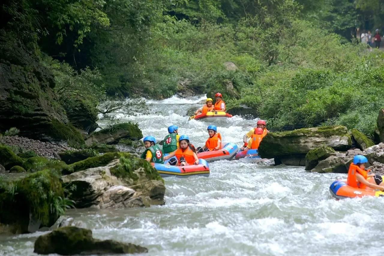 高过河漂流景区是由原始森林峡谷和深潭险滩飞瀑激流构成,高过河很长