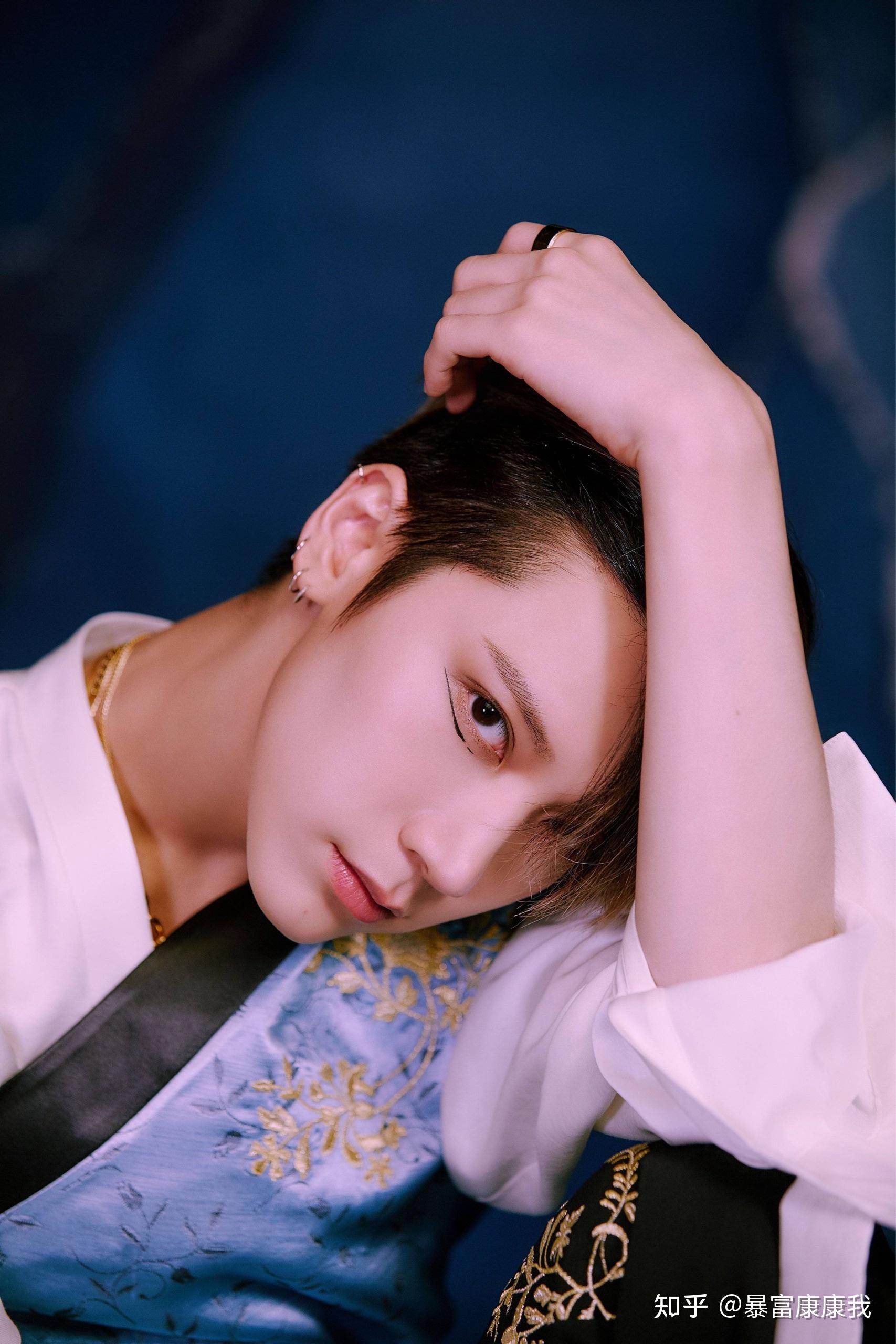 能否发一下你喜欢的爱豆照片