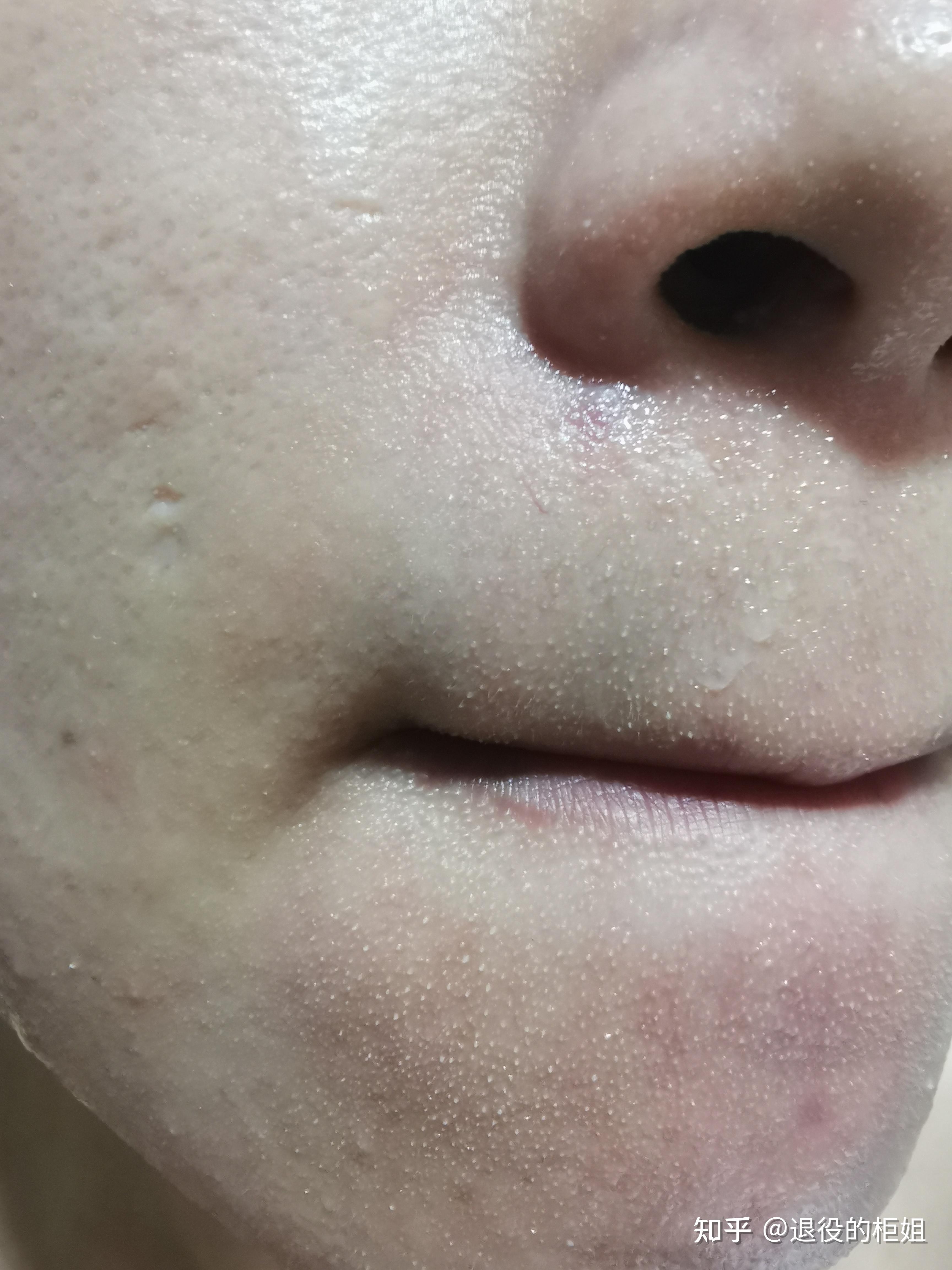 粉底液卡粉浮粉的原因是什么