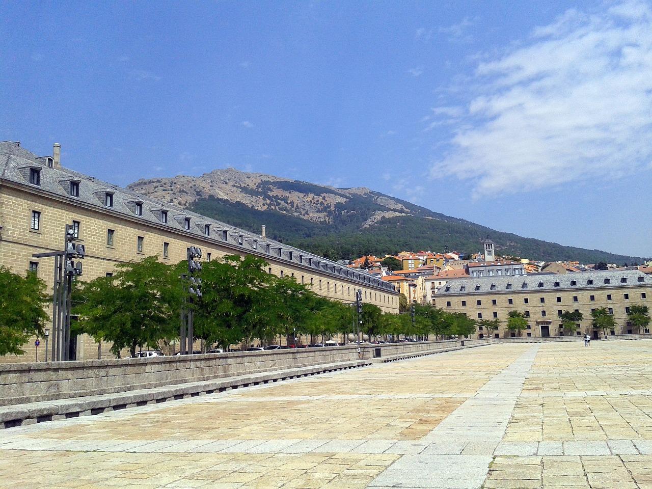 4. 学位小区中学