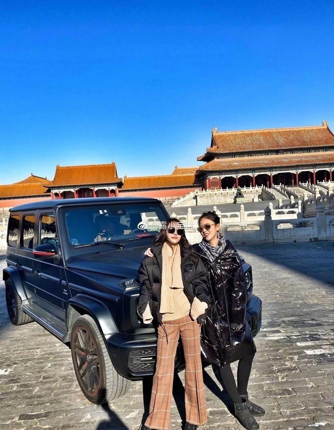 开车进故宫女主的恶趣味 我不光走后门 还要打故宫与寻常百姓的脸 知乎 开车进故宫女主的恶趣味 我不光走后门 还要打故宫与寻常百姓的脸 知乎
