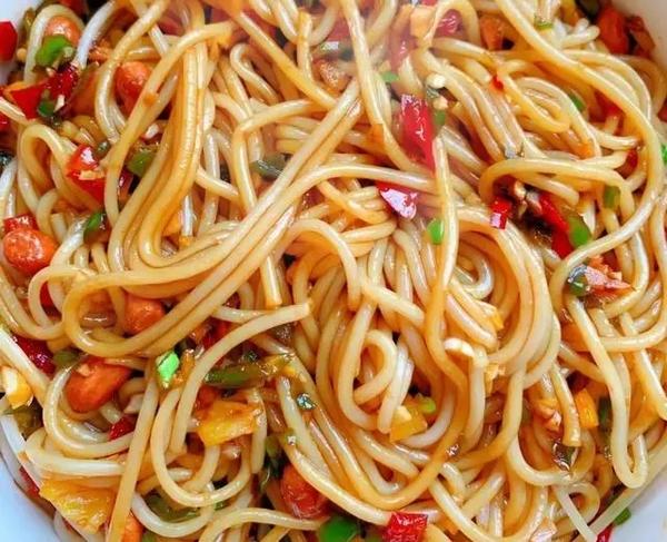 瓦罐汤搭档南昌拌粉,绝配 —江西南昌美食篇1 - 知乎