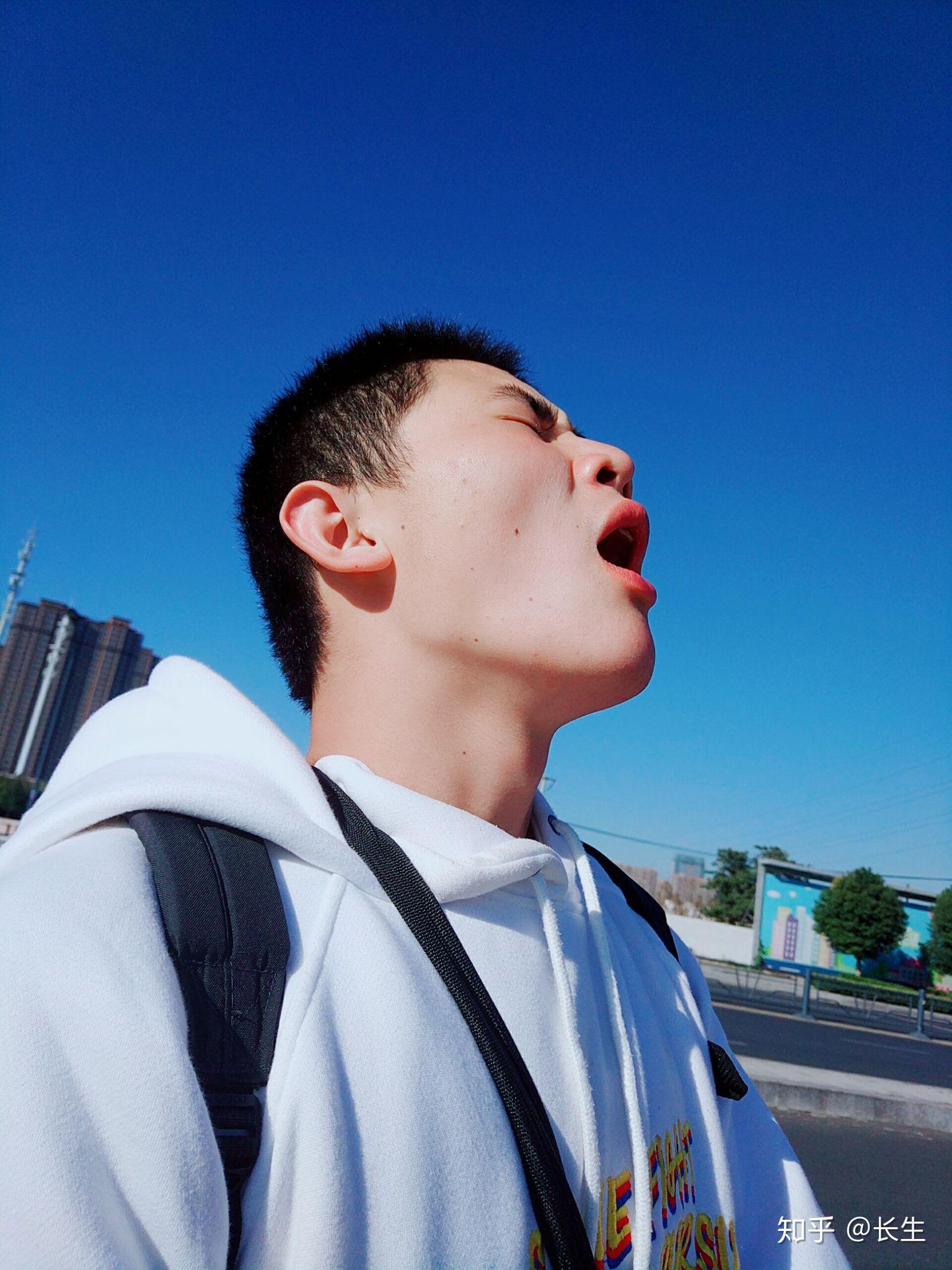 颜值普通的男生如何照出好看的照片最好结合图例说明谢谢大家