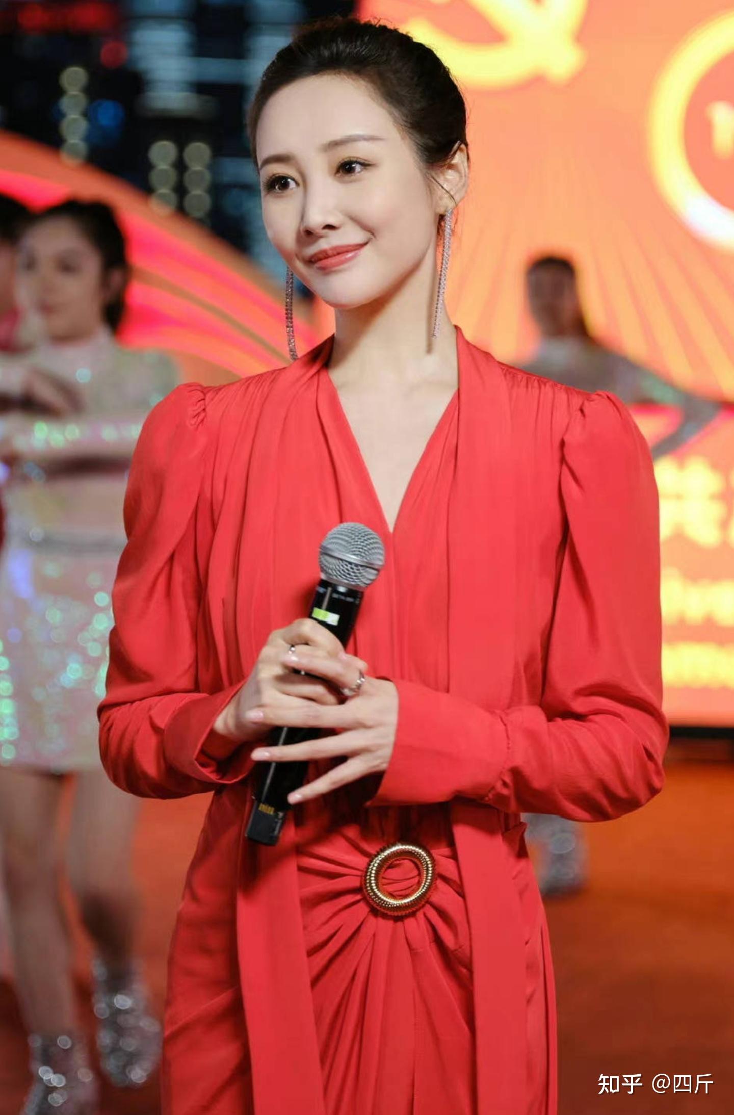 李纯大胆秀健身美照,尴尬部位细心打码,曾因黑桃图案惹争议 - 知乎