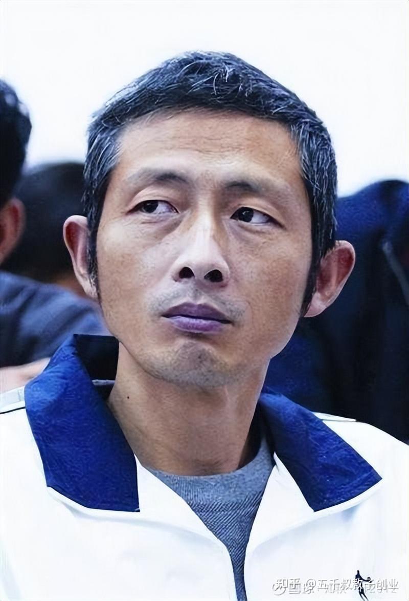 不过,聪明过人的张健柏,很快就找到了破局方法.