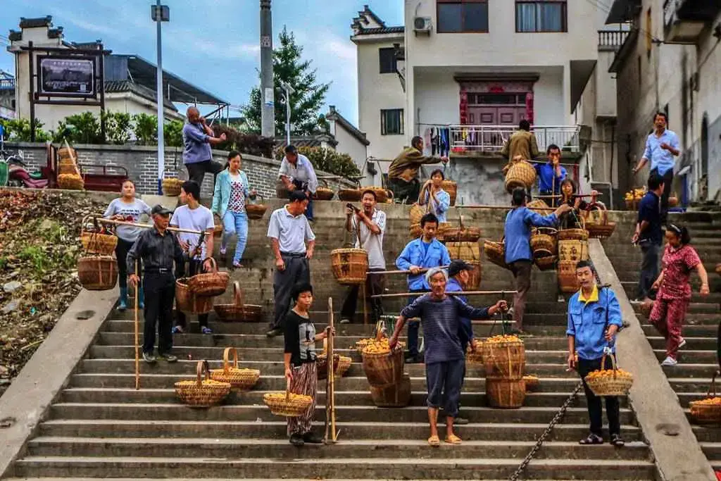 新安江三潭枇杷桃花潭油纸伞老酒坊皮影戏古龙窑摄影团