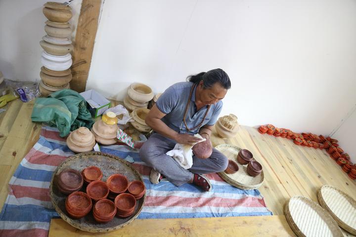有一种叫云南的生活‖德钦奔子栏：益西家族与“藏木碗”的终身情缘 - 知乎